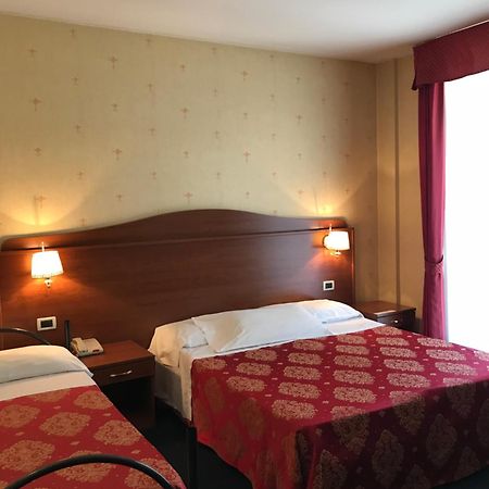 מונקאליירי Hotel Rigolfo מראה חיצוני תמונה