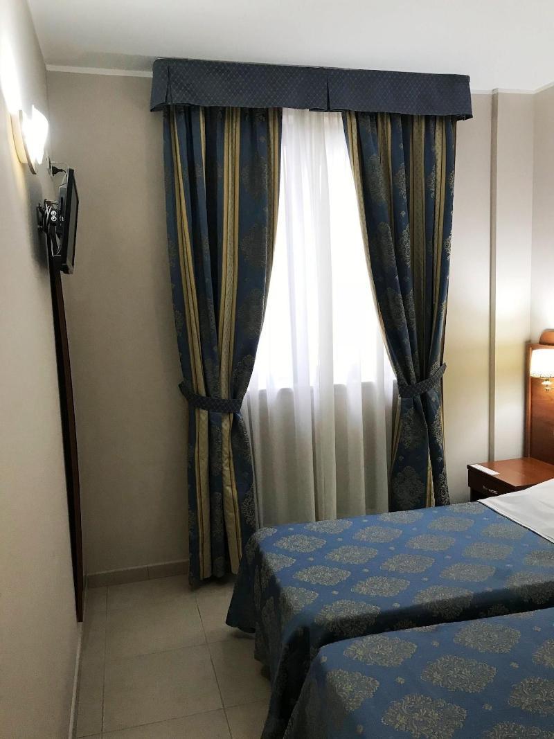 מונקאליירי Hotel Rigolfo מראה חיצוני תמונה