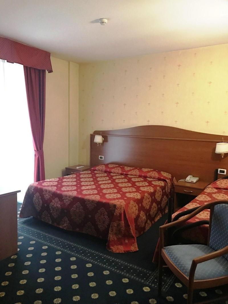 מונקאליירי Hotel Rigolfo מראה חיצוני תמונה