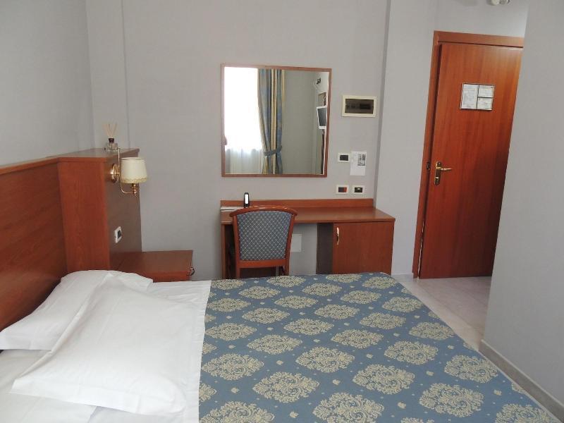 מונקאליירי Hotel Rigolfo מראה חיצוני תמונה