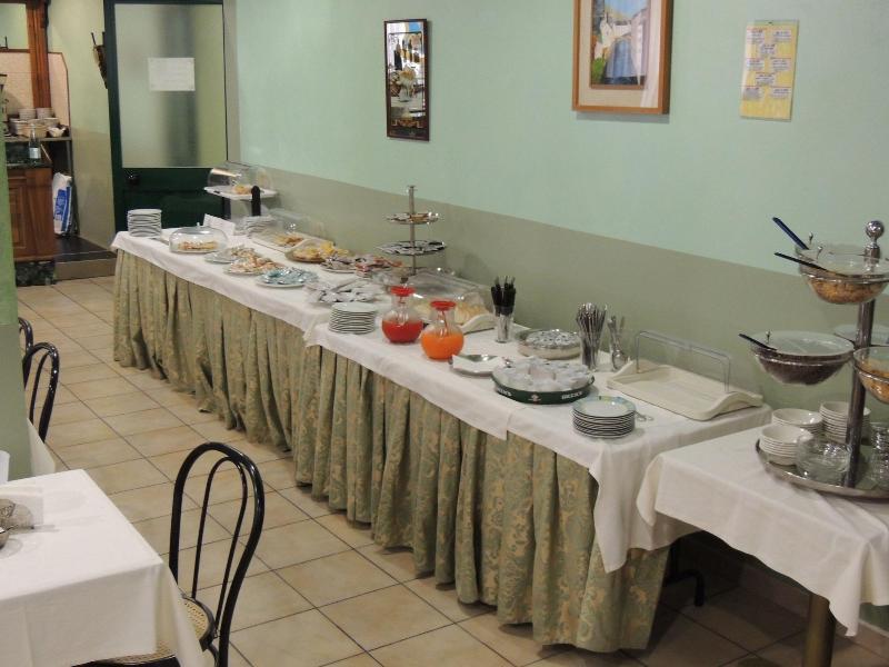 מונקאליירי Hotel Rigolfo מראה חיצוני תמונה
