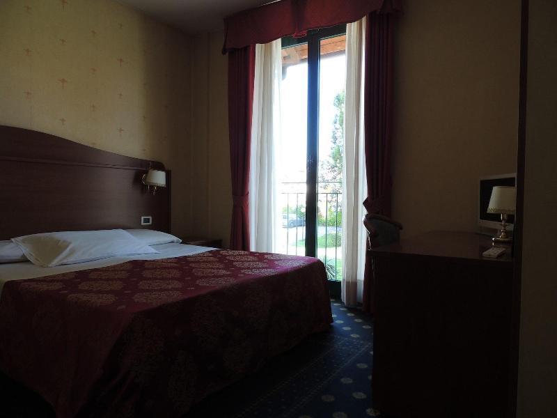מונקאליירי Hotel Rigolfo מראה חיצוני תמונה