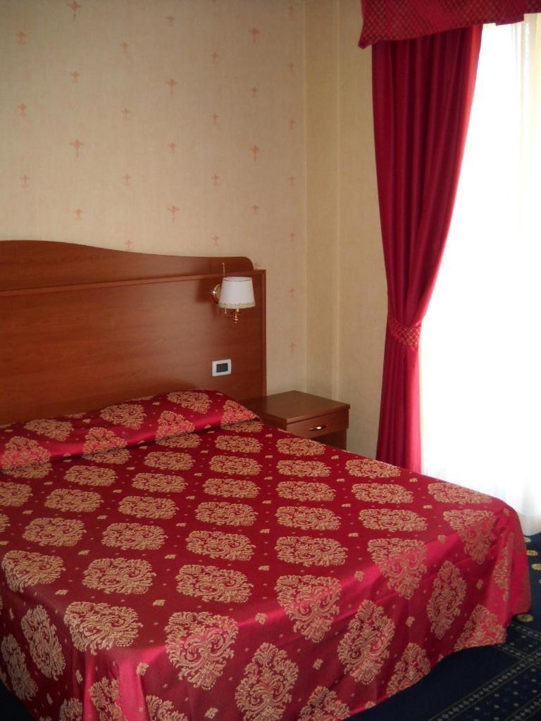 מונקאליירי Hotel Rigolfo מראה חיצוני תמונה