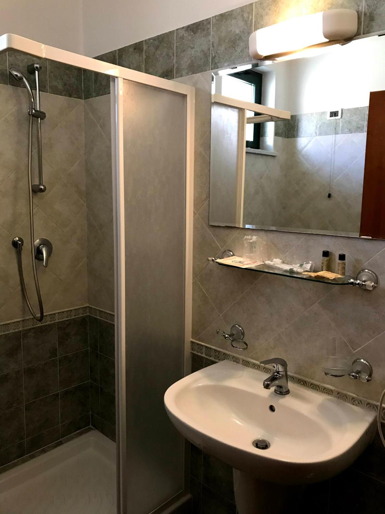 מונקאליירי Hotel Rigolfo מראה חיצוני תמונה